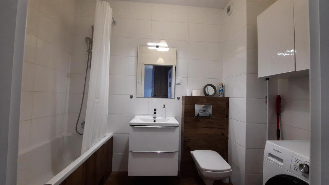 شقة وارسو  في Ursa - Wygodny Apartament I Bezplatny Parking Na Miejscu المظهر الخارجي الصورة