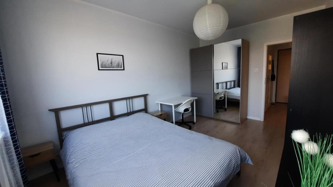 شقة وارسو  في Ursa - Wygodny Apartament I Bezplatny Parking Na Miejscu المظهر الخارجي الصورة